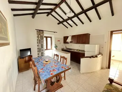 Cucina o angolo cottura di Appartamento Nassia 1 By La Via Del Mare Viaggi e Vacanze