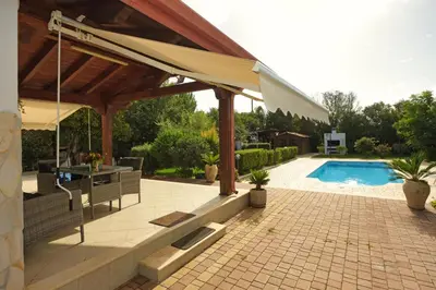 Piscina di Countryside villa with pool o nelle vicinanze