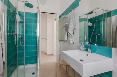 Bagno di GuestHost - Pula Comfy Apartment w Private Parking