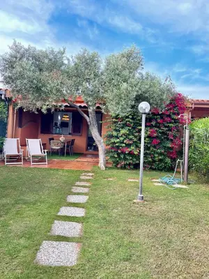 Giardino di Domu Mea 1 min a Piedi dal Mare