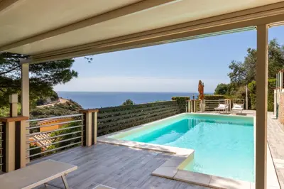 Piscina di Villa Campigiana o nelle vicinanze