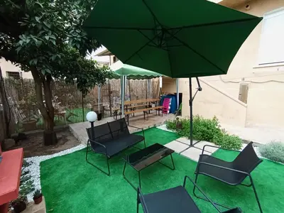 Patio o area all'aperto di Casa Clara Oristano centro con giardino