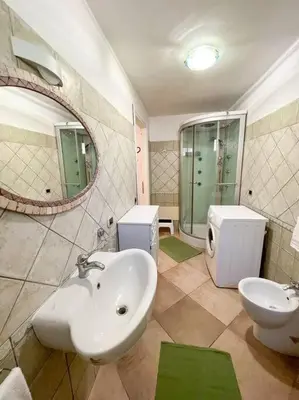 Bagno di Hibryd: in centro, a due passi dal mare