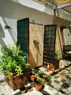 Giardino di Hibryd: in centro, a due passi dal mare