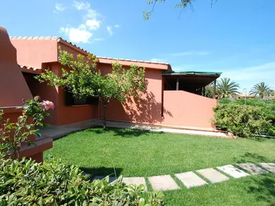Giardino di Apartment Marrone-7 by Interhome