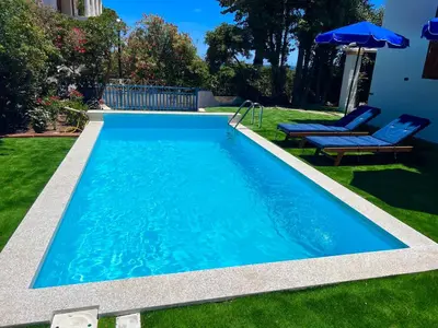 Piscina di Casale fronte mare - villa with swimming pool in front of the beach o nelle vicinanze