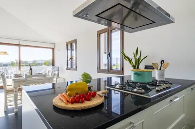 Cucina o angolo cottura di Lighthouse Holiday Home