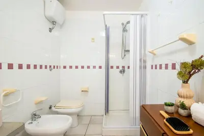 Bagno di [Torregrande]APT.3 - Vicino al mare - Free Wi-Fi