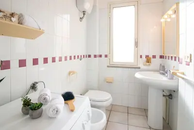 Bagno di [Torregrande]APT.3 - Vicino al mare - Free Wi-Fi
