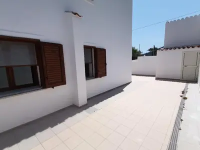 Planimetria di Piccolo Residence vicino alla spiaggia con bellissima vista mare