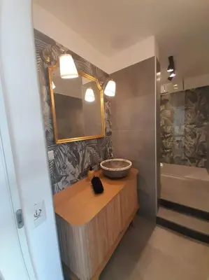 Bagno di Elegante monolocale Elmas Cagliari