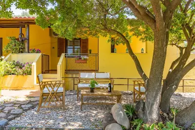 Giardino di La Casetta di Luisa - Affitti Brevi Italia