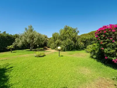 Giardino di Holiday Home Carlo-1 by Interhome