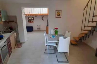 Cucina o angolo cottura di Stylish Loft Trivano Cagliari 2 beds/2 bath