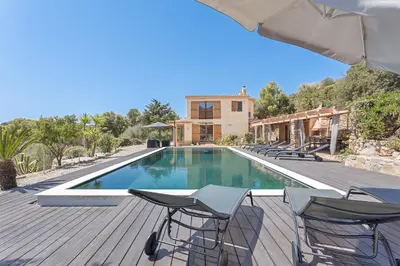 Piscina di Villa Perla Marina o nelle vicinanze