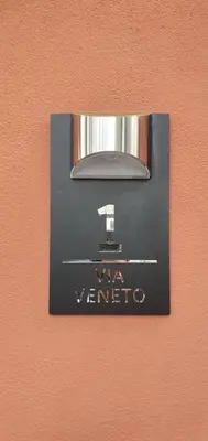Certificato, attestato, insegna o altro documento esposto da APPARTAMENTO ELEGANTE CARBONIA