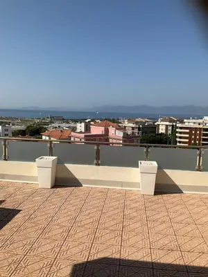 Vista generica sul mare o vista sul mare dall'interno dell'appartamento