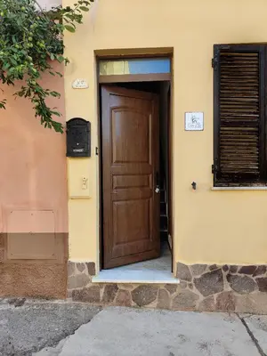 Facciata o entrata di Casa Elce