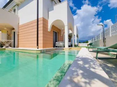 Piscina di Calypso Luxury Pool&Spa o nelle vicinanze