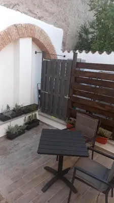 Patio o area all'aperto di La casetta Guest House Oristano