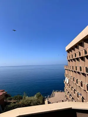 Vista generica sul mare o vista sul mare dall'interno dell'appartamento