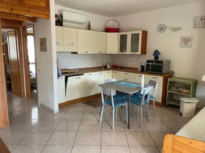 Cucina o angolo cottura di CASA VACANZE MATTIA COSTA REI Iun Q6764