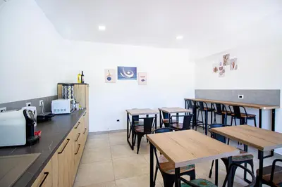 Area soggiorno di S'Omu e Chicchinu Rooms