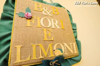 Certificato, attestato, insegna o altro documento esposto da Fiori e Limoni
