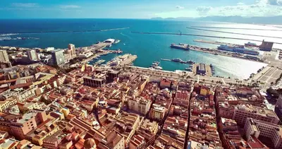 Vista generica sul mare o vista sul mare dall'interno dell'appartamento