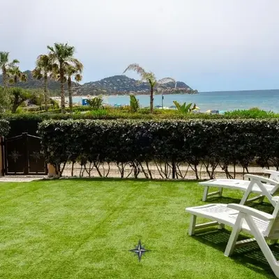 Villa Giulia seafront
