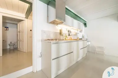 Cucina o angolo cottura di San Diego - Bright and Colourful loft with Cathedral view