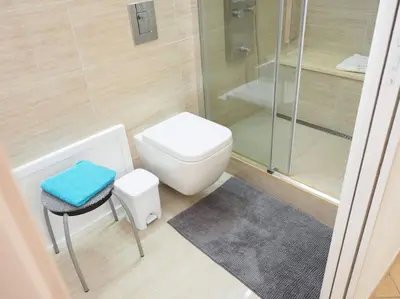 Bagno di VILLA MARIS HOLIDAYS - close to the Sea, beach 5 mins walk