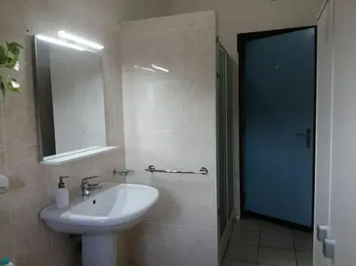 Bagno di Casa con giardino vicina a Cagliari e aeroporto
