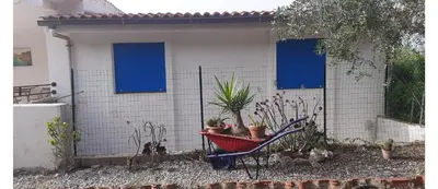 Giardino di Casa a 180 mt dal mare ideale per famiglie con cani