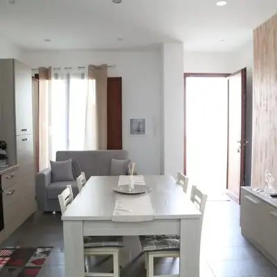 GuestHost - Al civico 5 - Mondern Apartments & Suite!