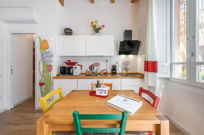 Cucina o angolo cottura di CHARMING HOUSE con doccia sensoriale e cortile interno - CENTRO STORICO