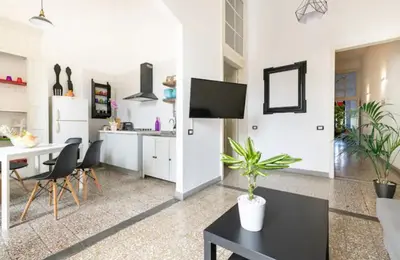 Cucina o angolo cottura di Al Porto - Apartment with Terrace - Heart of City Center