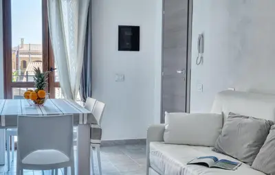 Area soggiorno di IzzHome Cozy Sunflowers 2