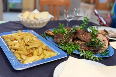 Cibo presso l'hotel o nelle vicinanze