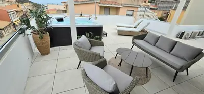 Balcone o terrazza di Casa Cavour 2 via del mare IUN R1784