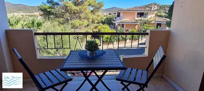 Vista generica sulle montagne o vista sulle montagne dall'interno della casa vacanze
