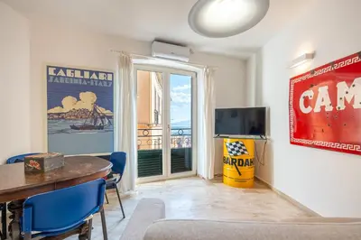 TV o dispositivi per l'intrattenimento presso Appartamento Cagliari centro con vista sul porto