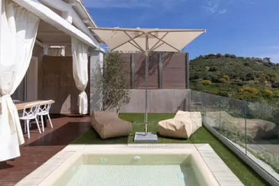 Piscina di Aura Residence o nelle vicinanze