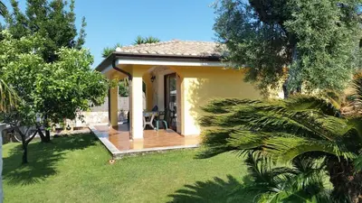 Giardino di VILLE MONDO a 350 metri dalla spiaggia