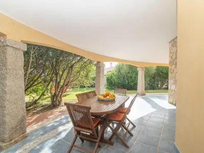Giardino di Holiday Home Rei Sole - REI314 by Interhome
