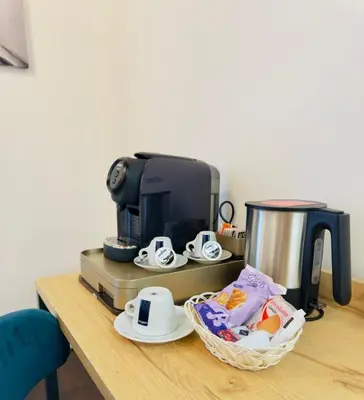 Set per la preparazione di tè e caffè presso Drooms