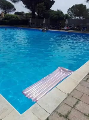 Piscina di Villetta a Schiera Calaverde o nelle vicinanze