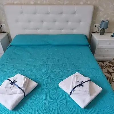 Essential Guest Room