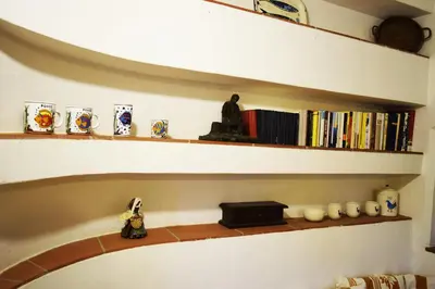 Biblioteca nella casa vacanze