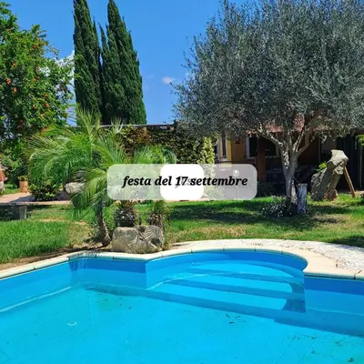 Piscina di Villa Romina resort o nelle vicinanze